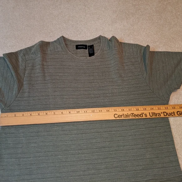 Claiborne Men's t-shirt - Picture 7 of 15